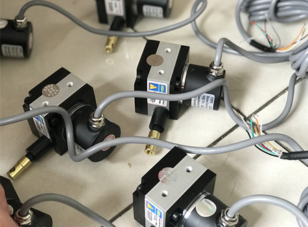 �x��ֱ��λ�Ƃ�����ע�������